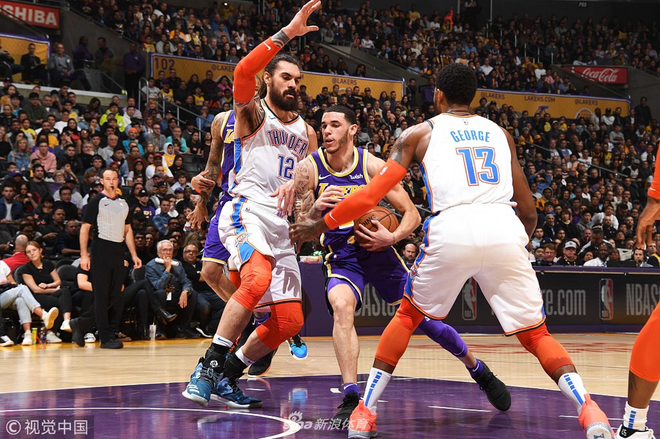 来自世界各 来自世界各