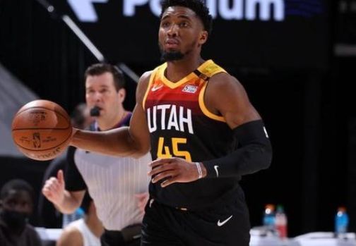 分布显示出 分布显示出