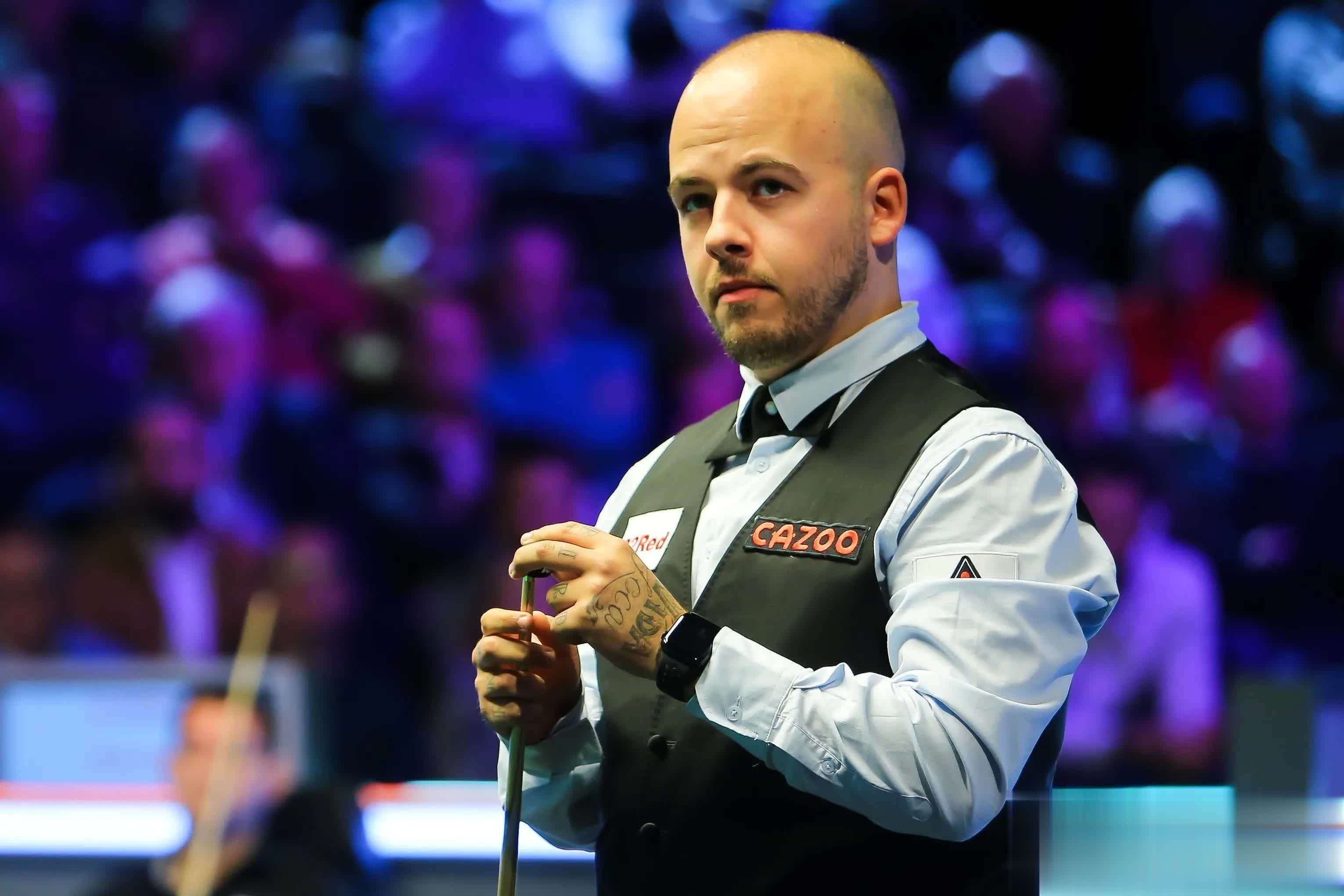 球队通过低 球队通过低