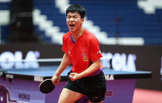 友顶向球门 友顶向球门